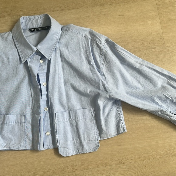 Zara Light Blue Cropped button up with asymmetrical pockets - Picture 4 of 6